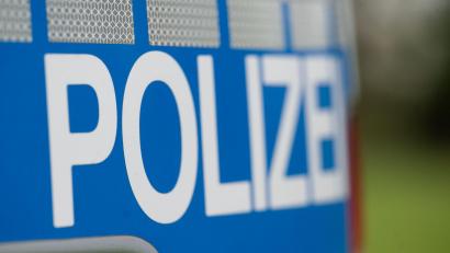 Bild: Marijan Murat/dpa
Die Polizei hat in Teublitz in einer Wohnung zwei Leichen aufgefunden. Hinweise auf ein Gewaltdelikt gibt es nicht.