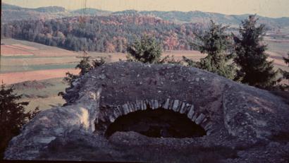 Bild: Privatarchiv Gabriele Schneider
Teilansicht der Schlossruine Helfenberg aus dem Jahr 1954.