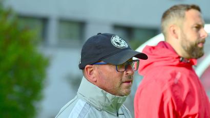 Bild: dme
Für Trainer Markus Kipry (links) steht am Samstag das wichtigste Spiel als Trainer der DJK Gebenbach an. Rechts Marc Endres von der SpVgg Unterhaching II.