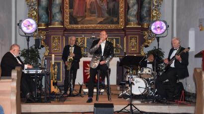 Bild: hdk
Volker Heißmann zog mit dem Pavel-Sandorf-Quartett die Zuhörer bei einem Kirchenkonzert in Königstein in den Bann.