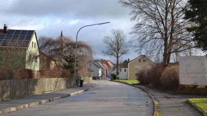 Bild: gi
Federführend durch den Markt Moosbach wird 2025 in Zusammenarbeit mit dem Straßenbauamt der Ausbau der Ortsdurchfahrt Moosbach durchgeführt.