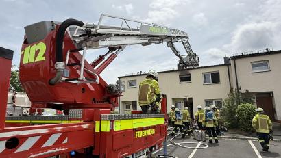 Symbolbild: Stephan Huber
Die Feuerwehr Amberg konnte am Sonntagmittag einen Wohnhaus-Brand im Dreifaltigkeitsviertel schnell löschen. Zuvor war die Rauchentwicklung so stark, dass die Amberger per App davor gewarnt wurden.