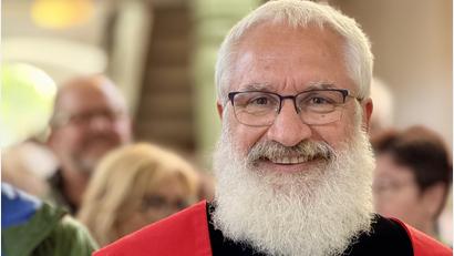 Bild: Brigitte Lang/exb
Pfarrer Volker Dörflein übernimmt die Kirchengemeinde Fürnried.