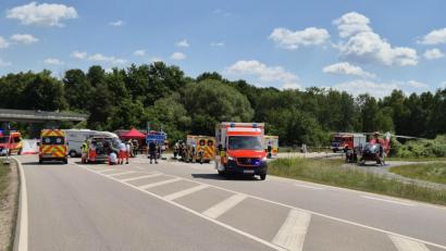 Bild: Hösamer
Schwerer Unfall an der B85 bei Schwandorf-Fronberg.