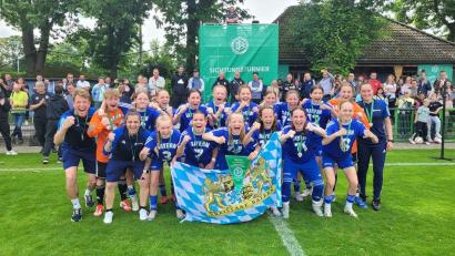 Bild: Bayerischer Fußballverbands
Anna Fischer (hintere Reihe, fünfte von links) feierte gemeinsam mit der U14-Bayernauswahl den Titel beim DFB-Länderpokal.