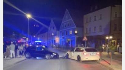 Bild: Polizeiinspektion Schwandorf
Pressebericht der Polizeiinspektion Schwandorf: Unfallflucht in Schwandorf, Fahrer flüchtet nach Frontalzusammenstoß