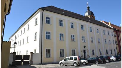 Bild: upl
Beim Amberger Amtsgericht musste sich jetzt ein 21-jähriger Wohnsitzloser verantworten, der im Drogenrausch auf Beutezug gegangen war.