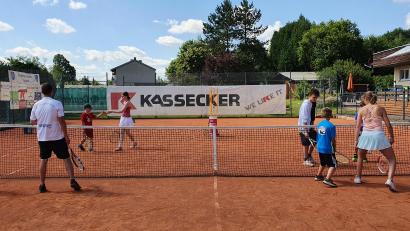 Bild: Levin Weber
Nachwuchsarbeit und Breitensport werden beim Tennisclub Waldsassen groß geschrieben. Deshalb findet am Pfingstsonntag ab 14 Uhr auch ein Schnuppertennis statt.