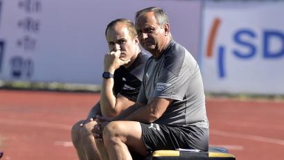 Archivbild: Hubert Ziegler
Karl Heinz Wagner (rechts/hier als Trainer des FC Amberg) wird Co-Trainer bei der DJK Ammerthal.