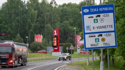 Bild: Pia Bayer/dpa
Ein Vergleich der Tankpreise lohnt sich vor allem in Grenzregionen wie hier am Übergang nach Tschechien.