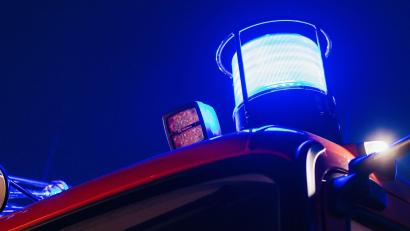 Bild: Philipp von Ditfurth/dpa
Rund 180 Kräfte von Feuerwehr, Rettungsdienst, Technischem Hilfswerk und Polizei waren im Einsatz, um den Brand in Pressig zu löschen. (Archivbild)