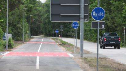 Bild: Hirsch
Getrennte Wege zum Murner See: Autofahrer, Radfahrer und Fußgänger haben nun jeweils eine eigene Trasse.