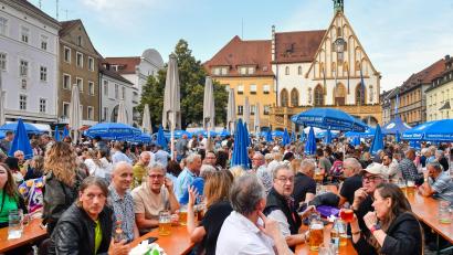 Archivbild: Petra Hartl
Bald ist wieder Altstadtfest. Oberpfalz-Medien stellt Menschen vor, die die Veranstaltung so besonders machen.