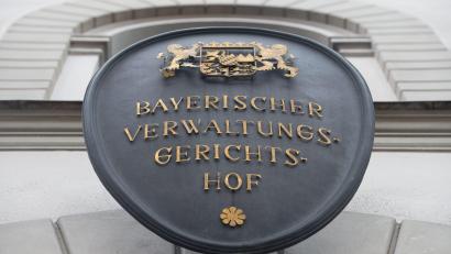 Bild: Peter Kneffel/dpa
Der bayerische Verwaltungsgerichtshof hat einer Beschwerde der Stadt Schwandorf Recht gegeben. Ein Wirtshaus in einem Stadtteil bleibt deshalb geschlossen.