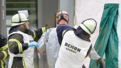 Bild: Daniel Karmann/dpa
Ein Lösungsmittel auf Acetonbasis hat vermutlich die Hautreizungen bei Mitarbeitern eines DHL-Verteilzentrums in Langenzenn verursacht.