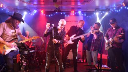 Bild: Kunz
Die Countryholics lieferten ihren Fans eine tolle Show im Parapluie.
