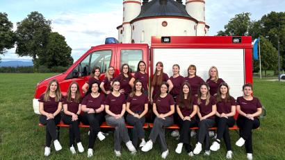Bild: Patrick Männer/exb
Die Festdamen der Feuerwehr Münchenreuth bieten am Festsamstag einen eigenen Showtanz an.