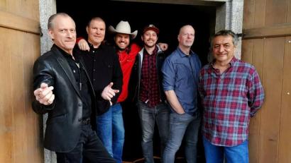 Bild: Heike Bogenberger/exb
Die Band Countryholics spielt zum Dämmerschoppen im Schmidt-Haus in Nabburg.