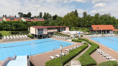 Archivbild: njn
Das Erbendorfer Freibad hat seit dem Pfingstwochenende geöffnet.