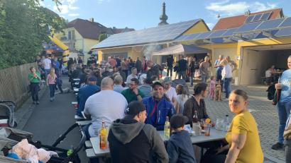 Archivbild: tok
In den Straßen von Wurz war im letzten Jahr beim Gassl-Fest, hier bei den Fischerfreunden Püchersreuth, jeder Platz besetzt.