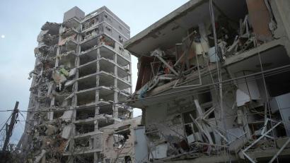 Bild: Ohad Zwigenberg/AP/dpa
Mehrerer Gebäude in Israel wurden durch Irans Angriffe getroffen.