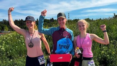 Bild: Maier
Karina Maier (Mitte) siegte beim EcoTrail Stockholm.