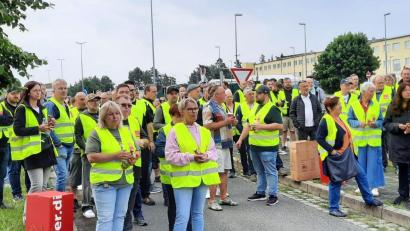 Bild: Kathrin Birner
Zahlreiche Menschen beteiligten sich bei dem Streik in Grafenwöhr.