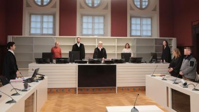 Bild: Wolfgang Steinbacher
Die Erste Kammer am Landgericht Amberg unter Vorsitz von Richterin Elke Escher hat einen Mann aus dem Landkreis Schwandorf wegen mehrfachen Betrugs zu einer langen Haftstrafe verurteilt.