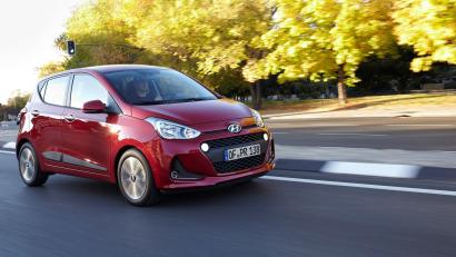 Symbolbild: Hyundai
In Weiden sucht ein Mann gezielt nach einem Hyundai i10 – identisch mit dem abgebildeten Modell, jedoch in schwarzer Lackierung.