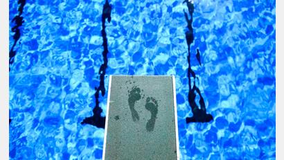 Bild: Julian Stratenschulte/dpa
Hoch „Yvonne“ sorgt für Freibadwetter.