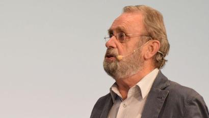 Archivbild: Hanna Gibbs
Der Sprachwissenschaftler Professor Dr. Ludwig Zehetner bedauert den Siegeszug des Englischen in der Alltagssprache und in vielen Betrieben. Aussterben wird der Dialekt "aber noch lange nicht", ist er sich sicher.