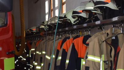 Bild: bö
Die Feuerwehren in Ebermannsdorf, Pittersberg und Diebis brauchen Ergänzungen in ihren Ausrüstungen, unter anderem bei den Schutzanzügen. Der Gemeinderat hat dem zugestimmt.