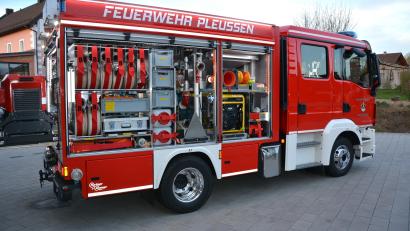 Bild: jr
Am 30. Oktober vergangenen Jahres erhielt die Feuerwehr Pleußen ihr neues Tragkraftspitzenfahrzeug. Seitdem wurde daran fleißig geübt. Investiert wurden insgesamt 235.000 Euro.
