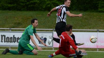 Bild: ham
Lange Zeit hielt OVI-Keeper Christian Böl seinen Kasten sauber und trieb die Schwarzenfelder zur Verzweiflung. Die 0:2-Niederlage konnte aber auch er am Ende nicht verhindern.