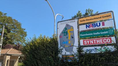 Archivbild: Kristin Winderl
Neben anderen Unternehmen ist im Stullner Industriepark die Fluorchemie Stulln GmbH angesiedelt. Das Unternehmen ist insolvent, der Landkreis bezahlt aktuell die nötigen Sicherungsmaßnahmen.