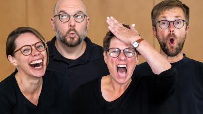 Bild: Bernd Tielsch, Mainz
Die vier Theologen Irene Geiger-Schaller (Oberhaching), Josef Höglauer (Berchtesgaden), Anne-Bärbel Ruf-Körver (Mainz) und Hannes Schott (Jakobskirche Nürnberg) werden mit viel Sprachwitz und schrägen Kostümen die Herausforderungen des kirchlichen Lebens in Speichersdorf auf die Bühne bringen.