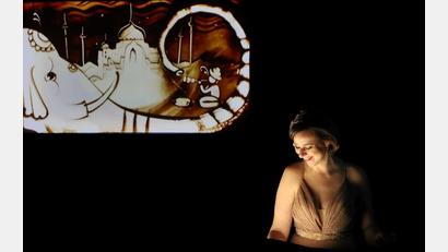 Archivbild: Klauke-PR
Irina Titova, die "Queen of Sand".