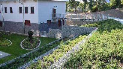 Bild: bö
Der Bürgerpark im Umfeld der Neuen Mitte: Der Großteil ist fertig und wartet noch auf die Bepflanzung.