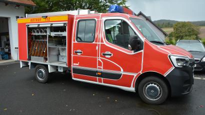 Bild: jr
Das im September vergangenen Jahres in Dienst gestellte Tragkraftspritzenfahrzeug erhält am Sonntag, anlässlich der 125-Jahr-Feier am Kirchplatz den kirchlichen Segen. Im Anschluss um 11.15 Uhr gibt es einen Festzug vor der Ortsmitte zum Festplatz.
