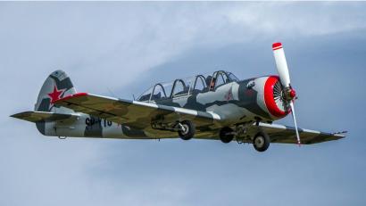 Bild: Lisa Wagemann
Matthias Sieber fliegt die YAK-52, einen liebevoll restaurierten Oldtimer.