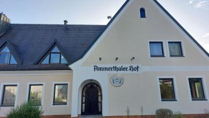 Bild: mfh
Der Eigentümer will auf dem Grundstück des Ammerthaler Hofs eine Gewerbe-Wohneinheit mit Tiefgarage errichten. Der Gemeinderat ist klar dagegen.