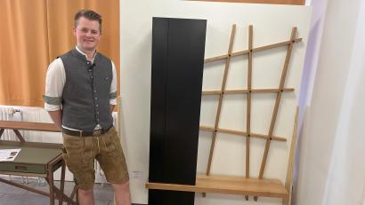 Bild: HWK/Nesselrode    
Kursbester Sebastian Kummert aus Schwandorf konnte mit seiner modernen Garderobe überzeugen.