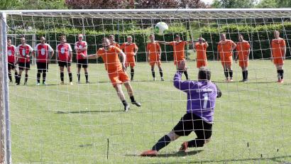 Bild: Ist
Mit Fußball fing vor 25 Jahren beim RehaSport-Verein alles an. Das Jubiläum wird am Samstag ab 9.30 Uhr auf dem Gelände des HPZ Irchenrieth nun entsprechend gefeiert.