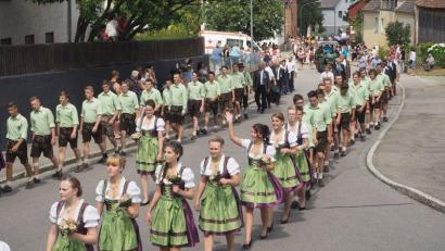 Archivbild: gz
Der große Festzug war auch beim Heimatfest Eslarn im Jahr 2015 ein Höhepunkt.