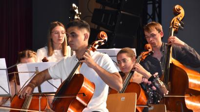 Bild: ubb
Hochkonzentriert erfüllten die jungen Leute im Orchester ihren Part.