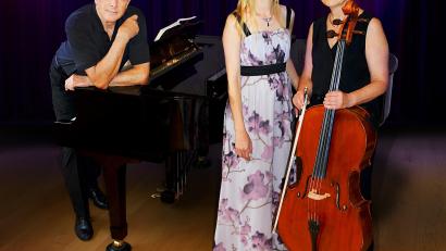 Bild: Albert Sommer/exb
Das Trio American Songbook tritt bei der Pre-Opening Feier auf.