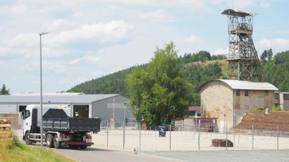 Bild: kek
Das Gewerbegebiet bei Nitzlbuch neben dem Bergbaumuseum Maffei soll erweitert werden. Geplant ist laut dem Eigentümer eine Bauschutt-Recycling-Anlage.