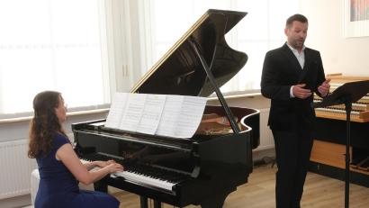Bild: pi
Florian Neubauer und Susanne Schieder begeistern bei ihrem Konzert im Kultursalon.