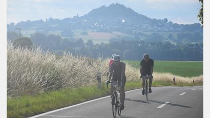 Bild: fz
Diese drei haben den Parkstein im Rücken, aber noch 200 Kilometer vor sich.
