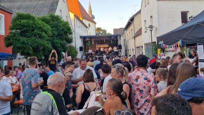 Bild: mab
Hier ist was los: Die Schlossstraße – ein Besuchermagnet beim Bürgerfest.